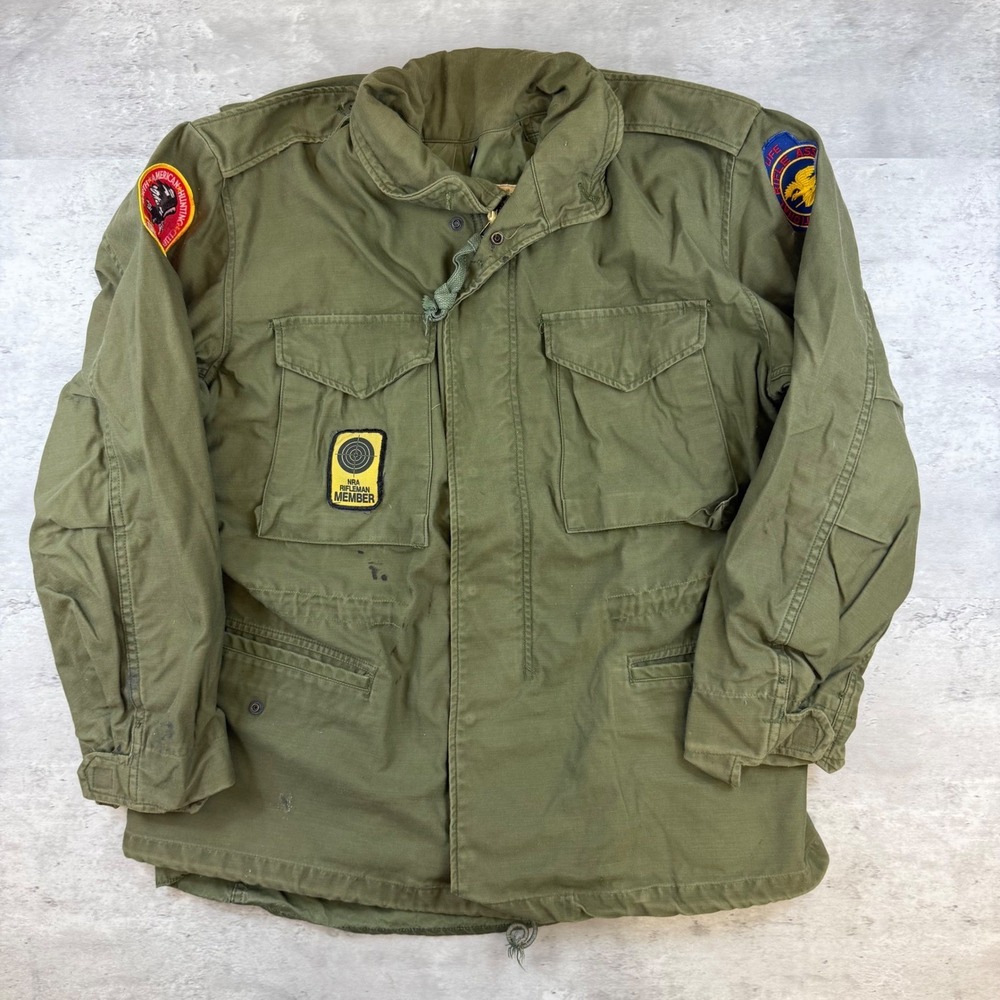Vintage 1974 US Military M-65 Field Jacket OG-107 NRA Patches Med Reg